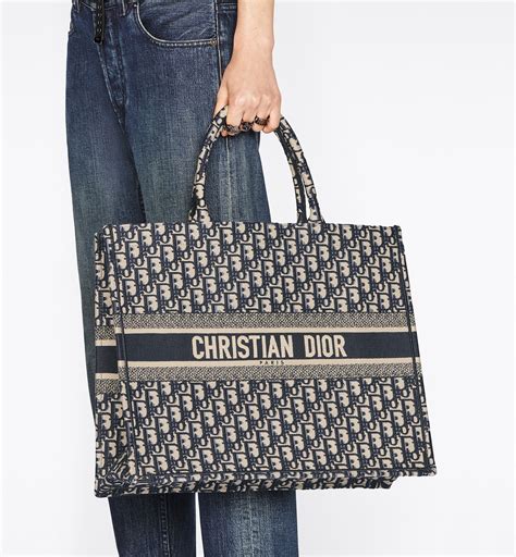 how to customize dior tote bag|christian dior book tote 2021.